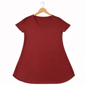 No Boundaries Burgundy V-Neck Short Sleeve Top